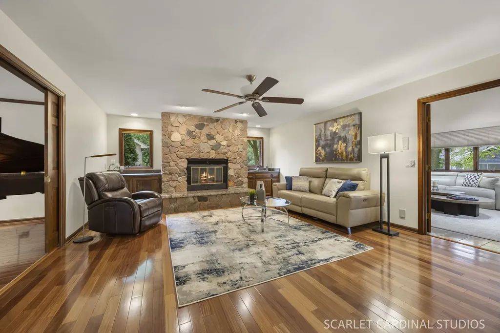 809 Glenmore Court Naperville IL 60540