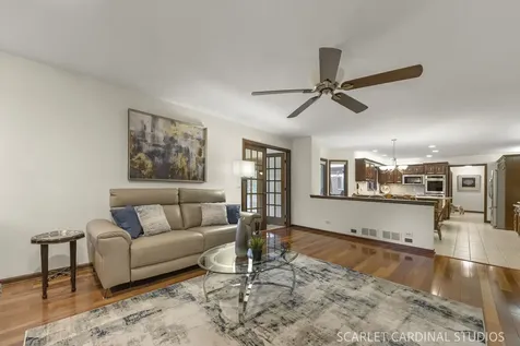809 Glenmore Court Naperville IL 60540