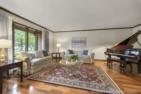 809 Glenmore Court Naperville IL 60540