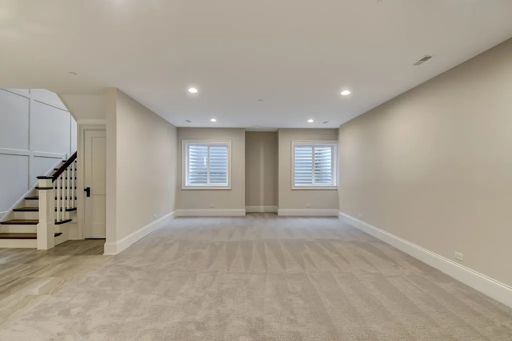 942 Acorn Avenue Glen Ellyn IL 60137