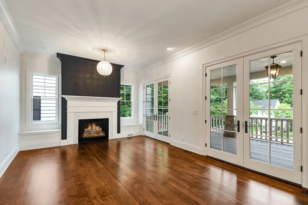 942 Acorn Avenue Glen Ellyn IL 60137