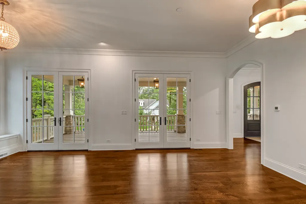 942 Acorn Avenue Glen Ellyn IL 60137