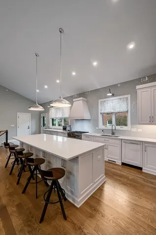 942 Acorn Avenue Glen Ellyn IL 60137