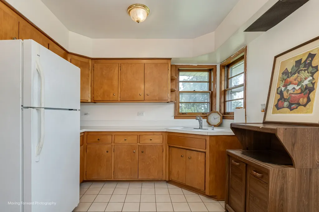 125 North Oak Leaf Drive Addison IL 60101