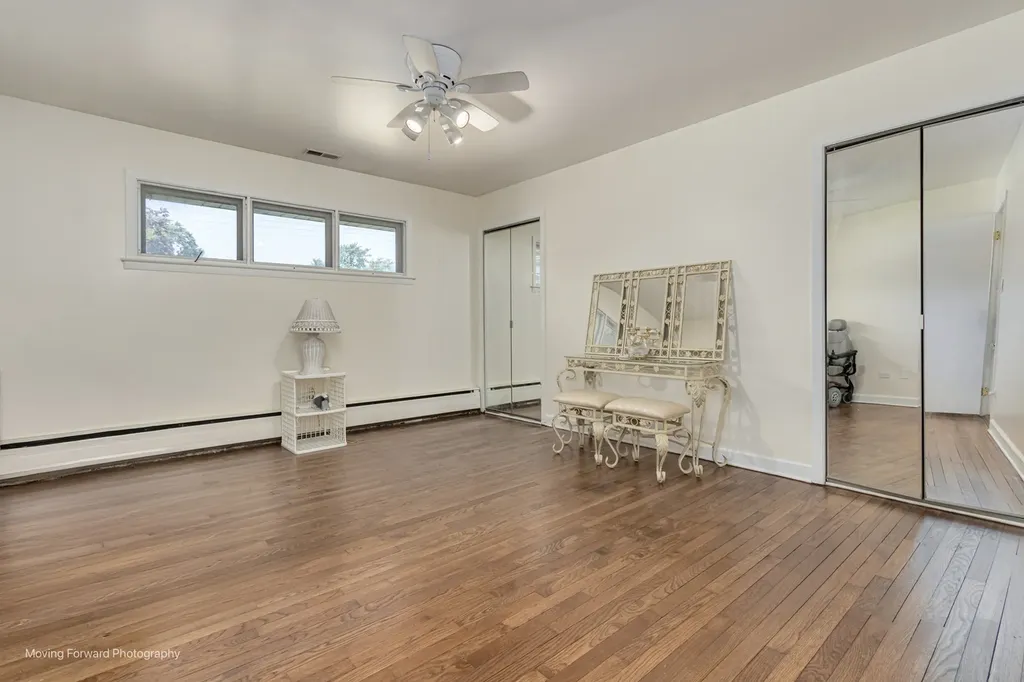 125 North Oak Leaf Drive Addison IL 60101