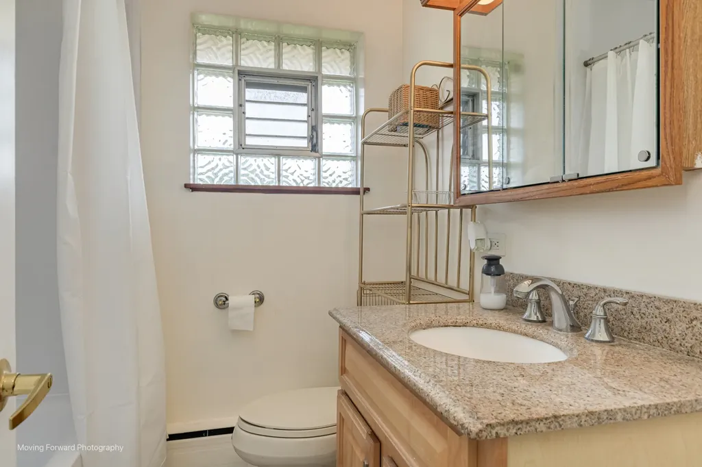 125 North Oak Leaf Drive Addison IL 60101