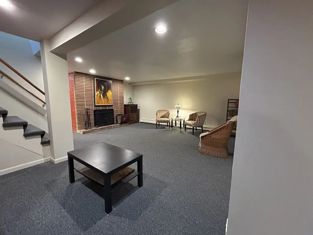 125 North Oak Leaf Drive Addison IL 60101