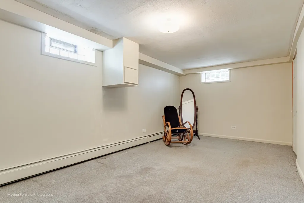 125 North Oak Leaf Drive Addison IL 60101