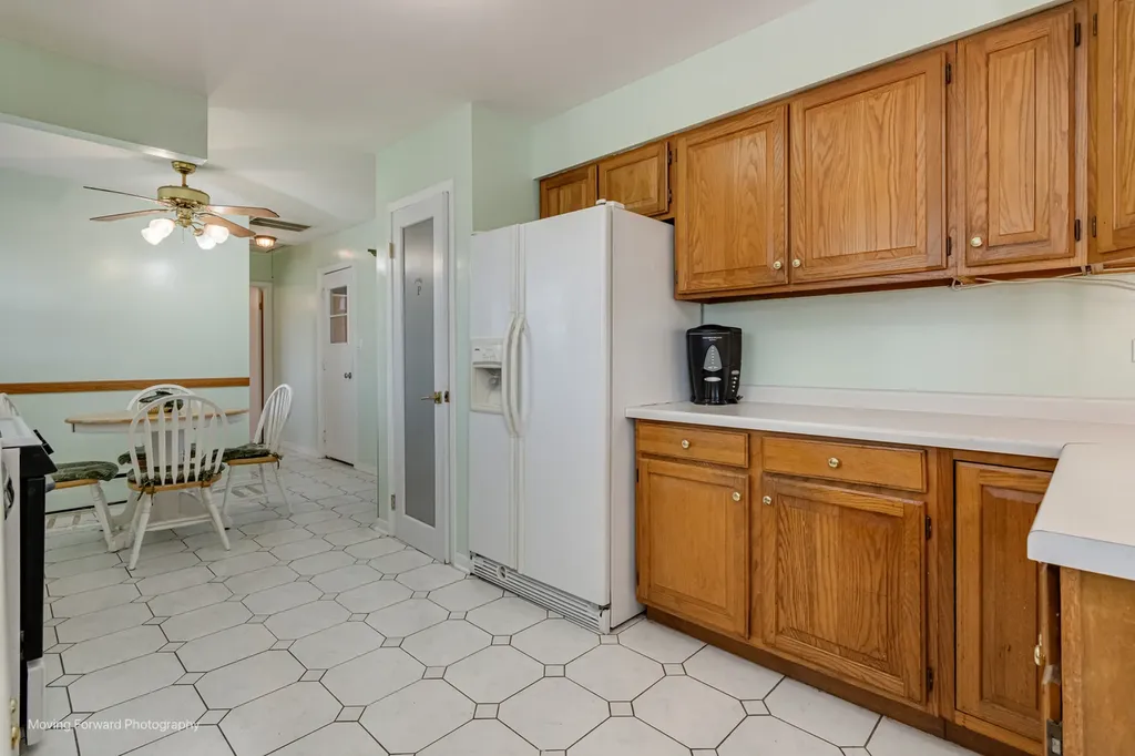 125 North Oak Leaf Drive Addison IL 60101
