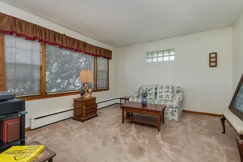 125 North Oak Leaf Drive Addison IL 60101