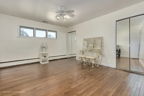 125 North Oak Leaf Drive Addison IL 60101