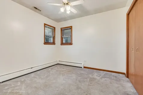 125 North Oak Leaf Drive Addison IL 60101