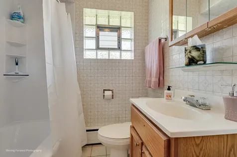 125 North Oak Leaf Drive Addison IL 60101