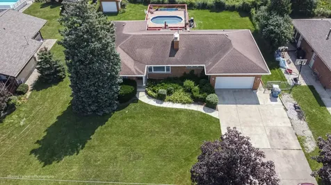 125 North Oak Leaf Drive Addison IL 60101