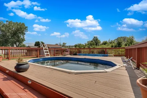 125 North Oak Leaf Drive Addison IL 60101