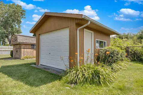 125 North Oak Leaf Drive Addison IL 60101