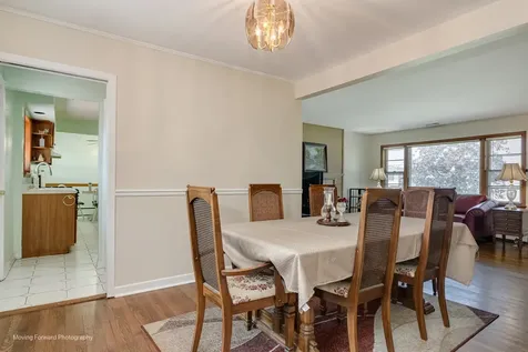 125 North Oak Leaf Drive Addison IL 60101