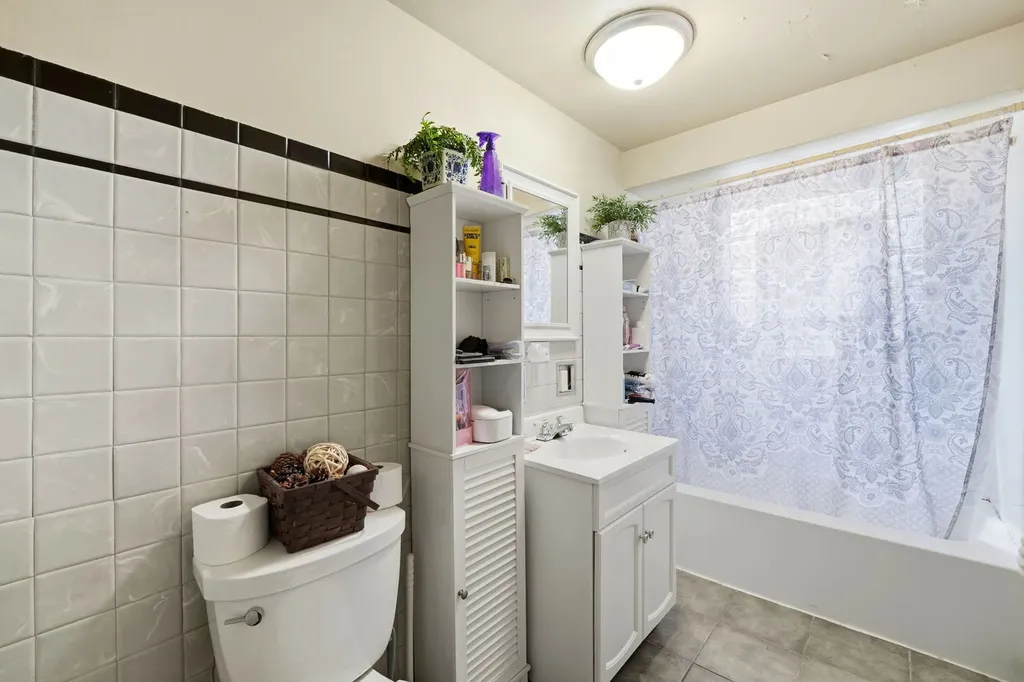 2705 North Monitor Avenue Chicago IL 60639