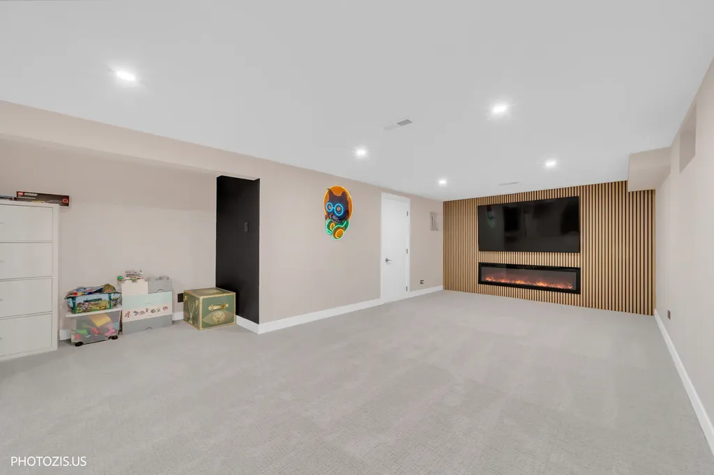 302 Goodridge Terrace Roselle IL 60172