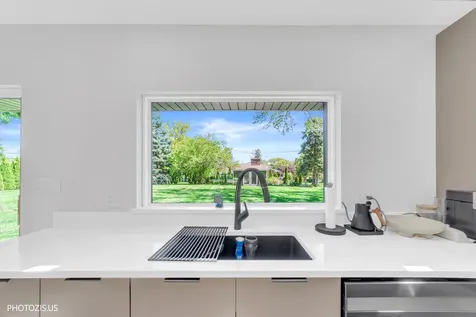 302 Goodridge Terrace Roselle IL 60172