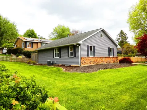 62 Alice Street Algonquin IL 60102