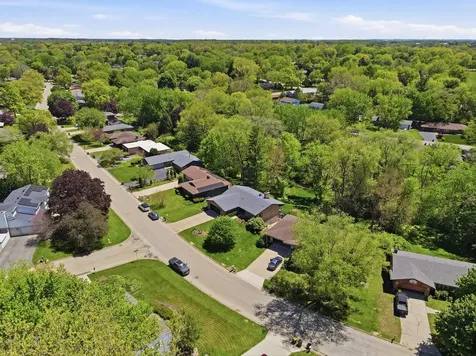 5017 Brookview Road Rockford IL 61107
