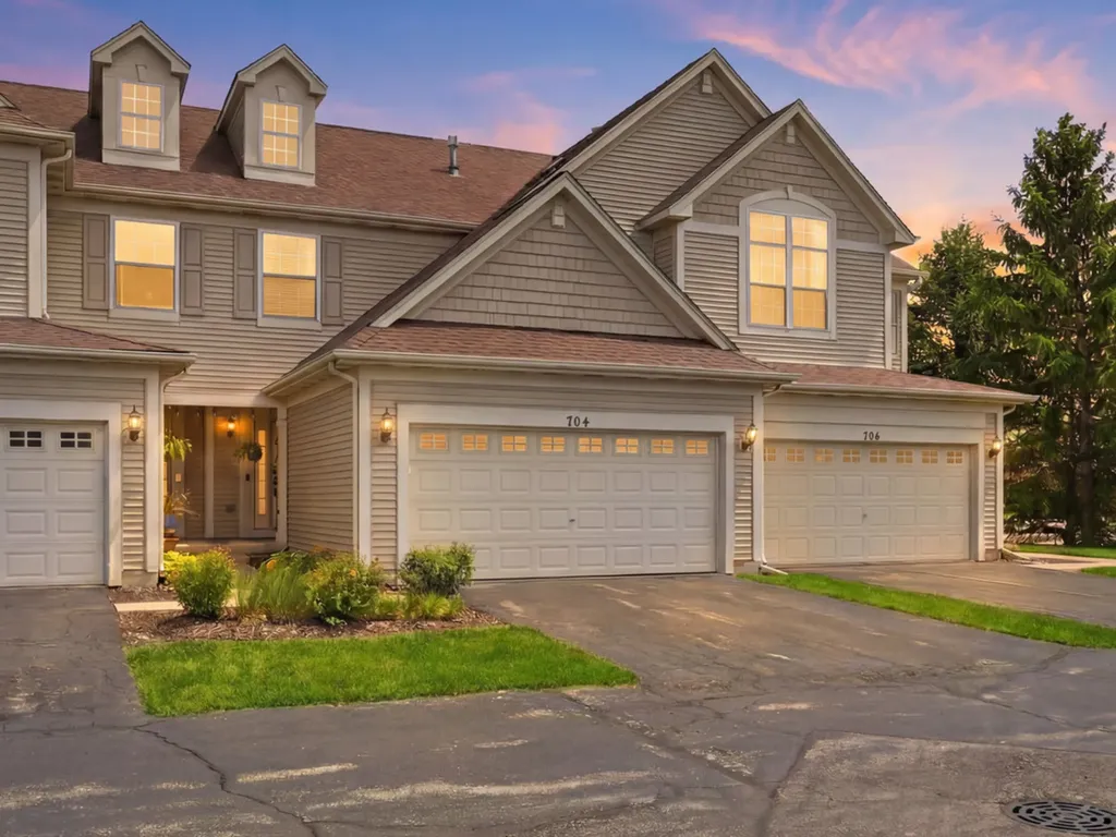 704 Amherst Drive Sycamore IL 60178
