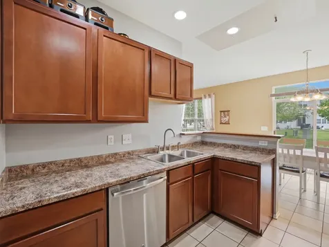 704 Amherst Drive Sycamore IL 60178