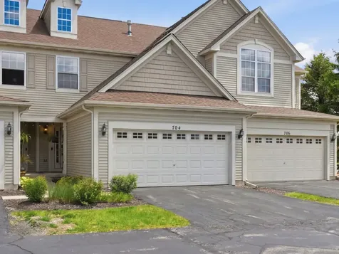 704 Amherst Drive Sycamore IL 60178