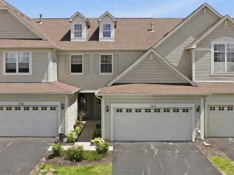 704 Amherst Drive Sycamore IL 60178