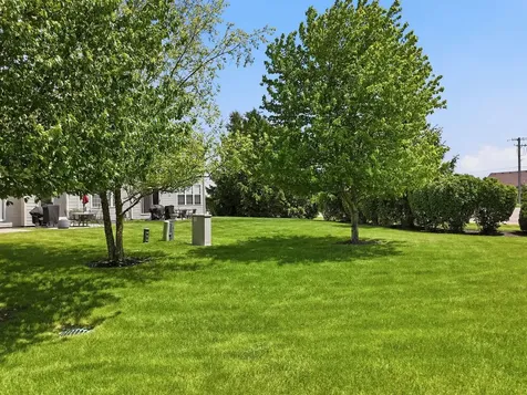704 Amherst Drive Sycamore IL 60178