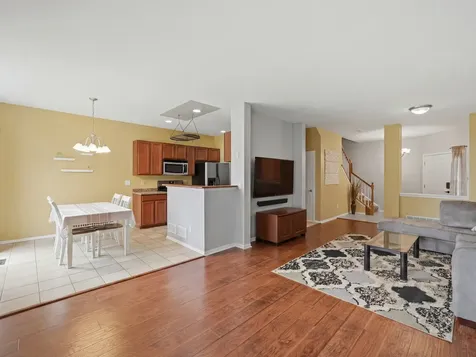 704 Amherst Drive Sycamore IL 60178