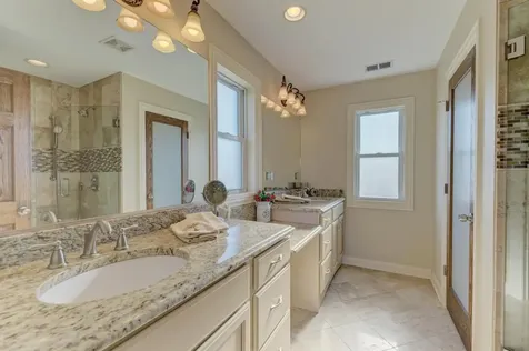 9956 Ivanhoe Avenue Schiller Park IL 60176
