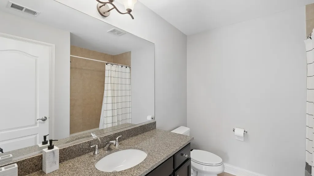 2466 Nicola Court Addison IL 60101