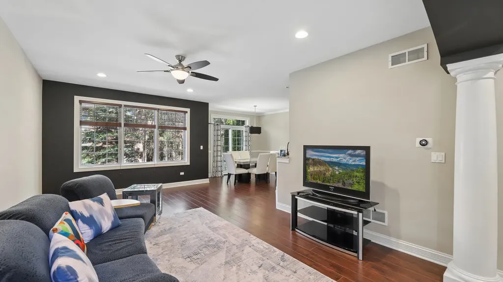 2466 Nicola Court Addison IL 60101
