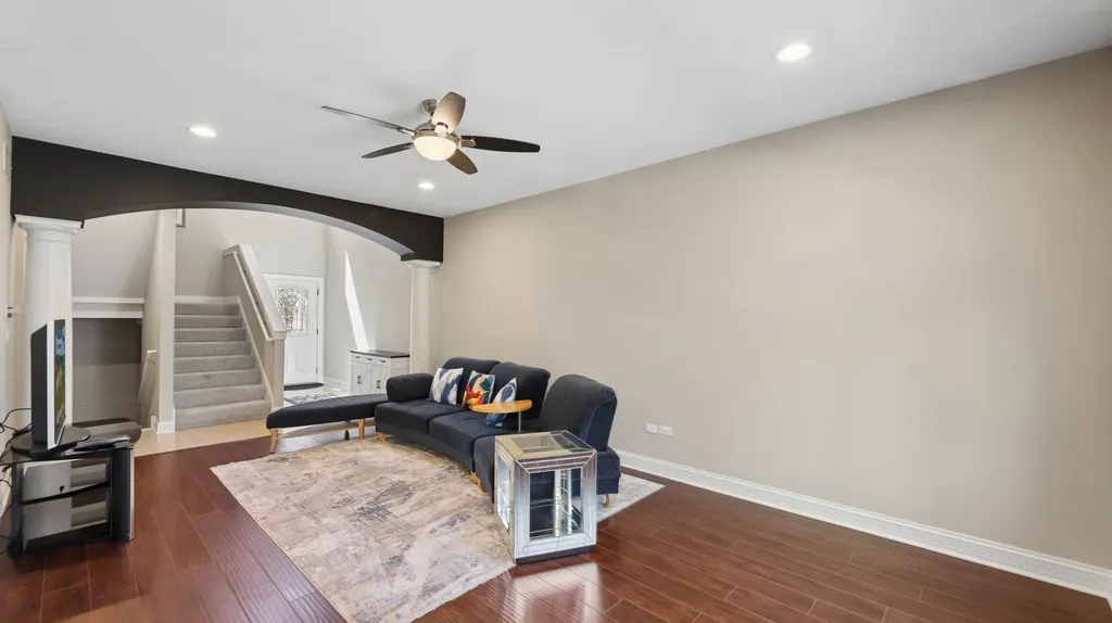 2466 Nicola Court Addison IL 60101