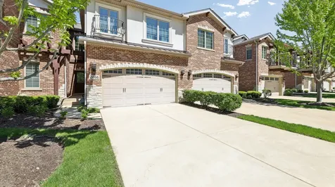 2466 Nicola Court Addison IL 60101