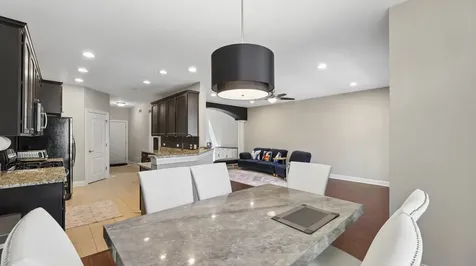 2466 Nicola Court Addison IL 60101