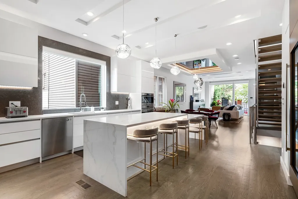 1624 West Pierce Avenue Chicago IL 60622