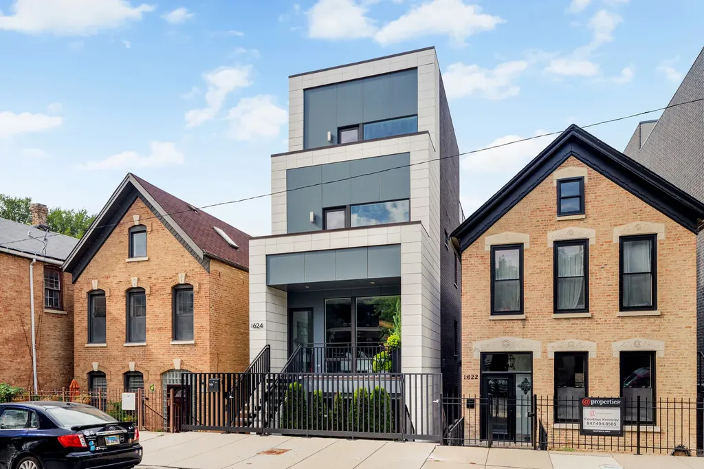 1624 West Pierce Avenue Chicago IL 60622