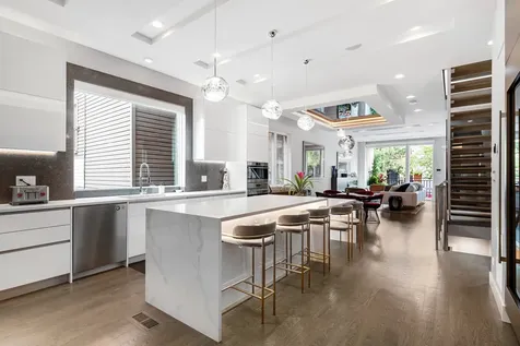 1624 West Pierce Avenue Chicago IL 60622