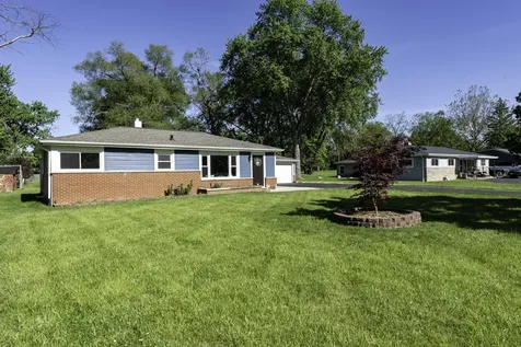37155 North Shirley Drive Gurnee IL 60031
