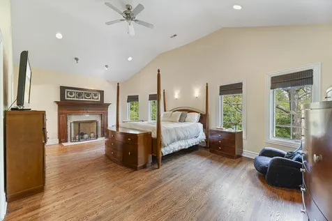 3219 University Avenue Highland Park IL 60035