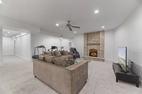 3219 University Avenue Highland Park IL 60035