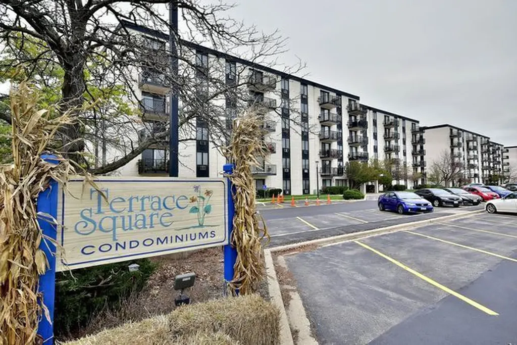 9074 West Terrace Drive Niles IL 60714