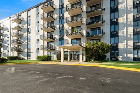 9074 West Terrace Drive Niles IL 60714