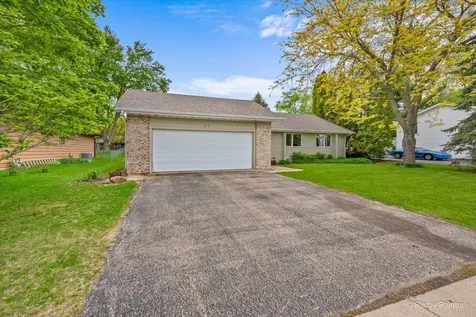 915 South 8th Street Dekalb IL 60115