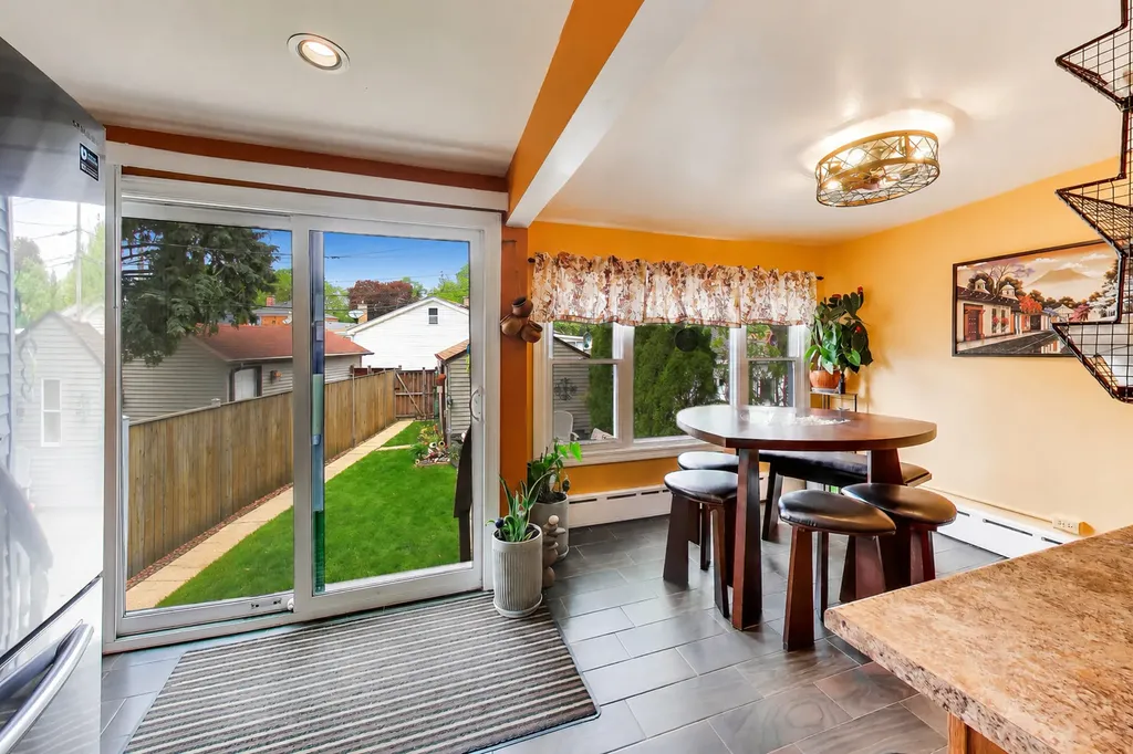 6732 West Rascher Avenue Chicago IL 60656
