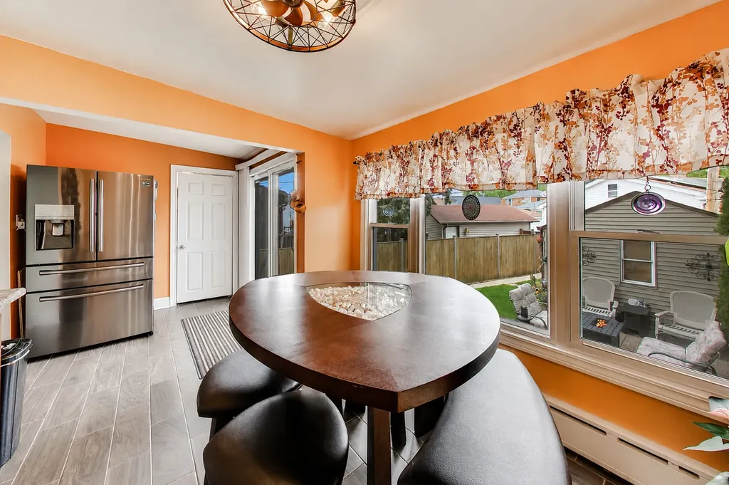 6732 West Rascher Avenue Chicago IL 60656