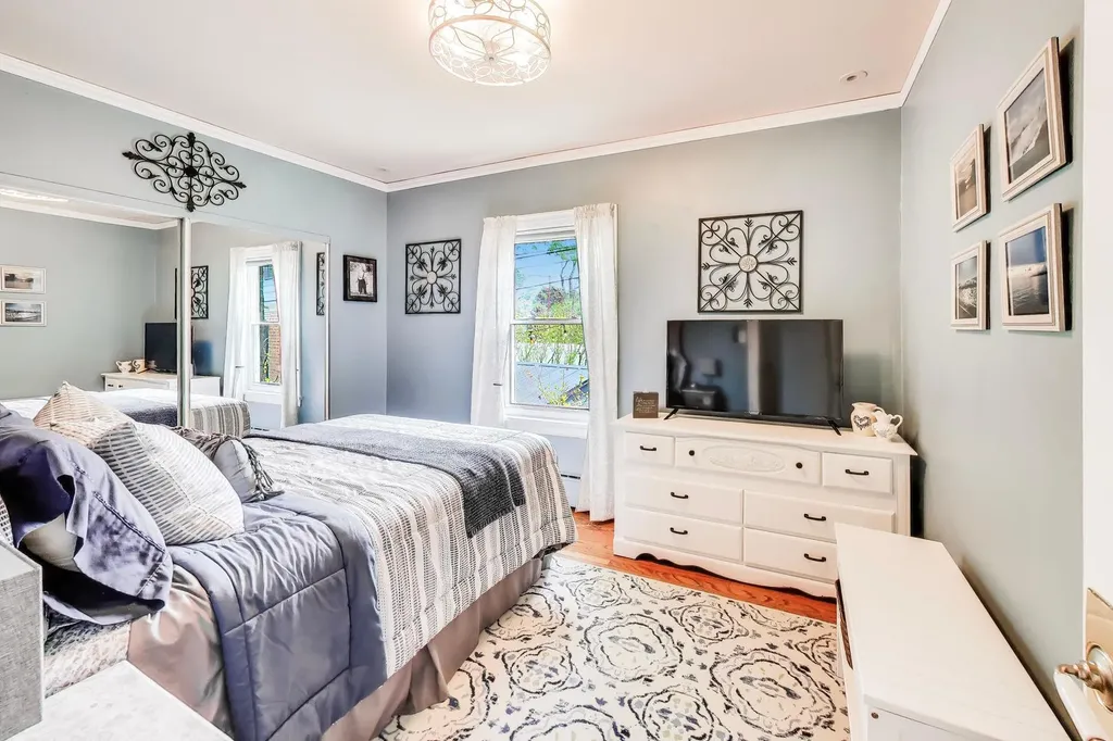 6732 West Rascher Avenue Chicago IL 60656